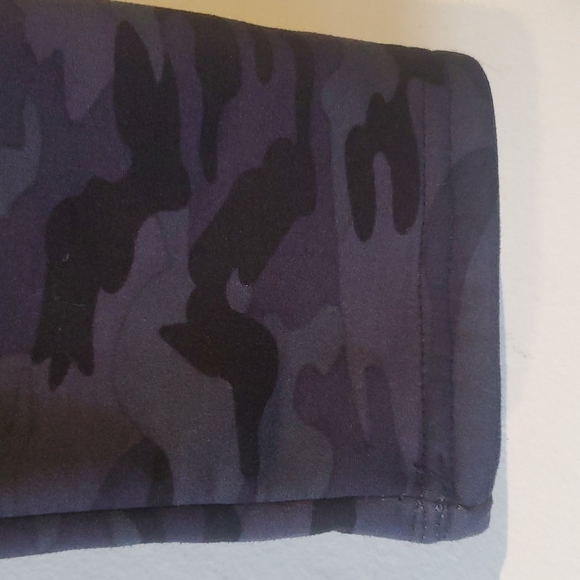 Cozy lined thermals w super soft and fuzzy lining black and gray camo - Picture 3 of 9